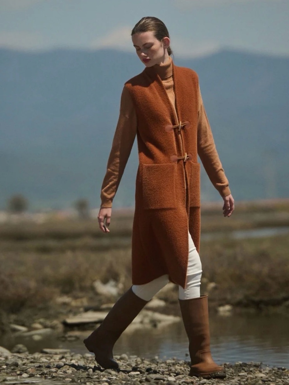 MARINA V Paris Long Rust-Tone Knit Toggle Vest